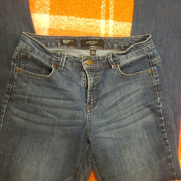 Cute Nine West bootcut jeans.